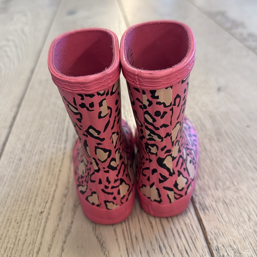 Youth Girl's Hunter First Classic Leopard Print Rain Boots Pink lil girl UK 4. - Picture 2 of 6